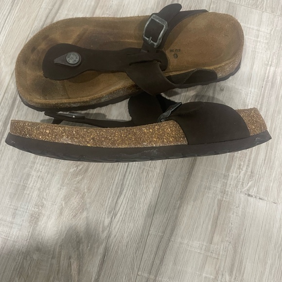Betula by Birkenstock Brown Suede Gizeh Sandals Size 6 - Picture 7 of 16